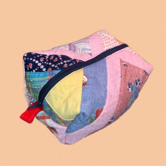 Handmade Vintage Quilt Toiletry Bag | Large Patchwork Makeup Bag - Picture 2 of 7